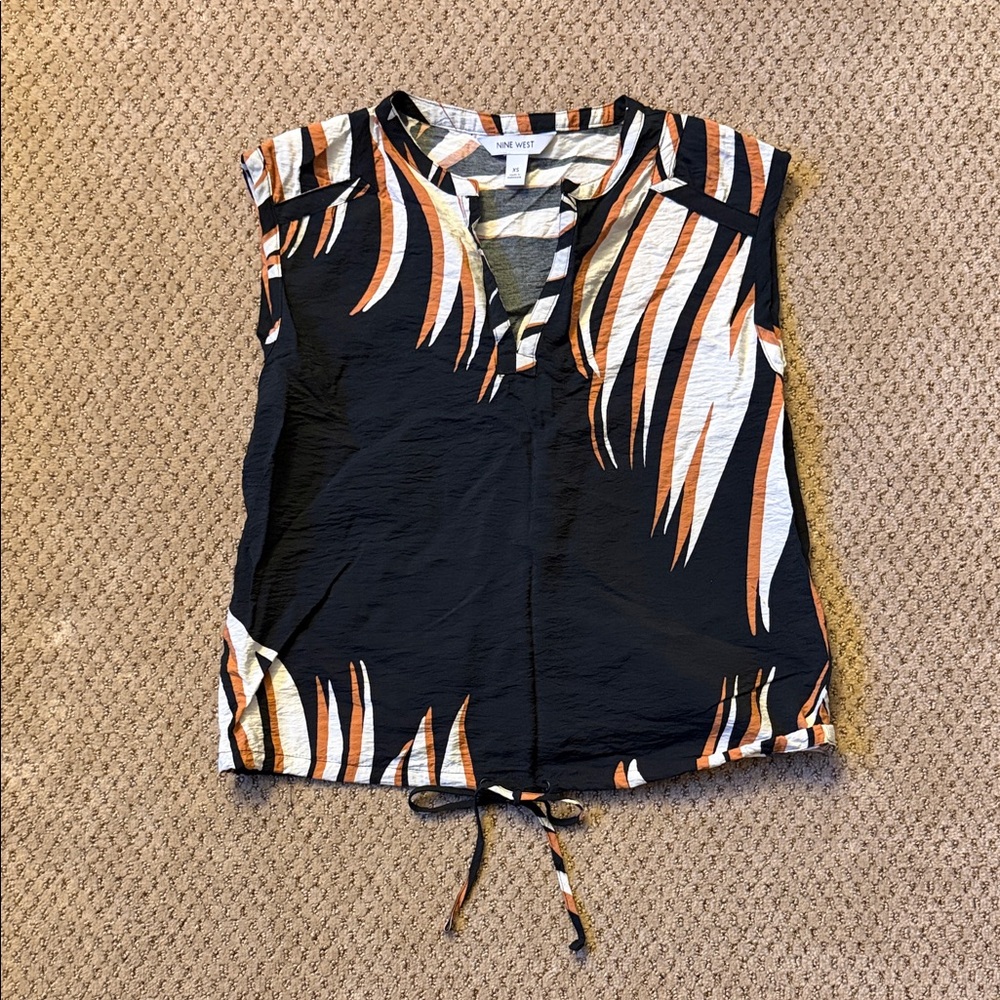 ‼️ Nine West Black and Orange Patterned Top ‼️